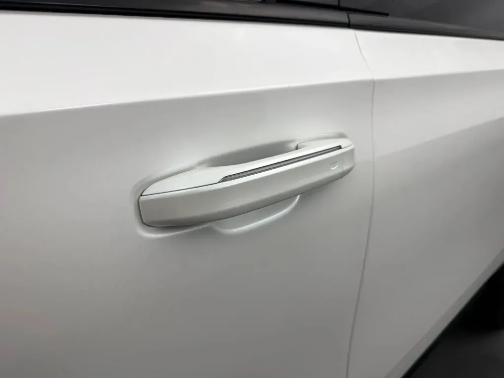 Cadillac Escalade ESV photo 14
