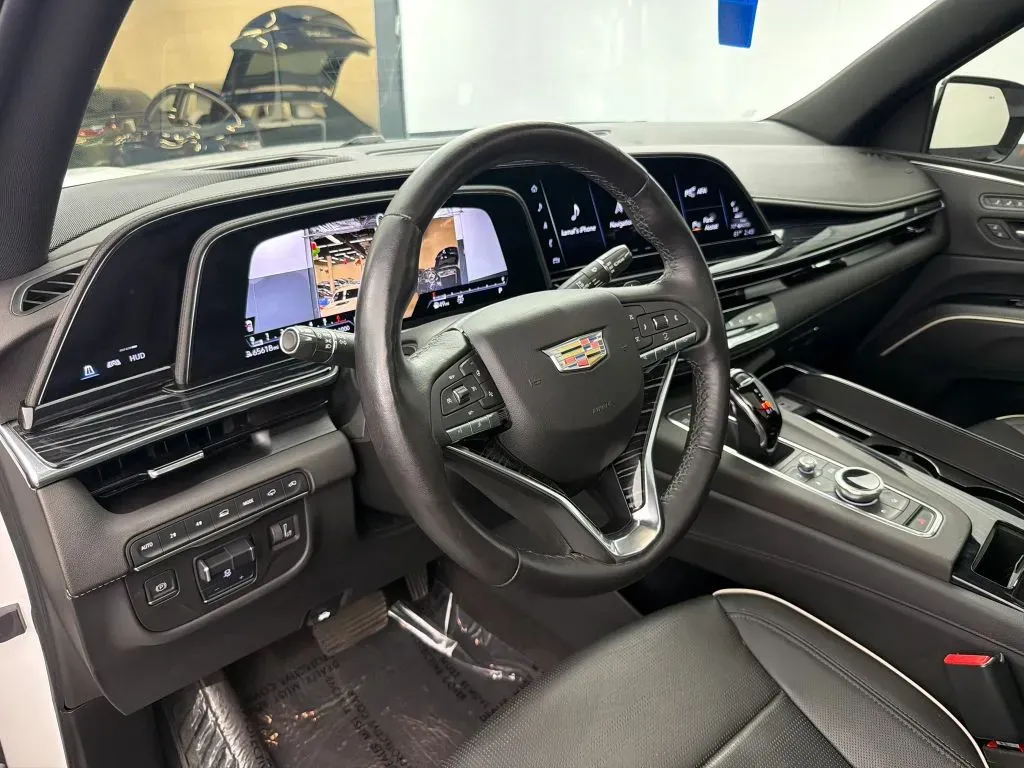 Cadillac Escalade ESV photo 29