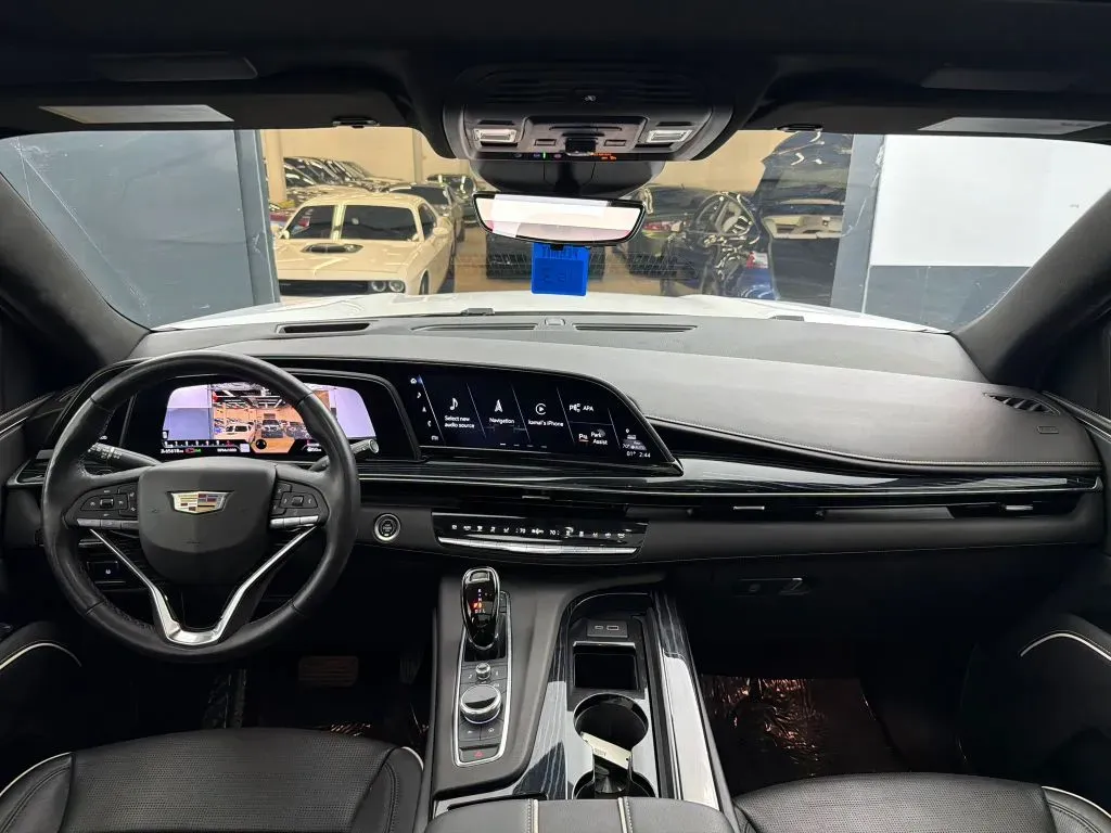 Cadillac Escalade ESV photo 34
