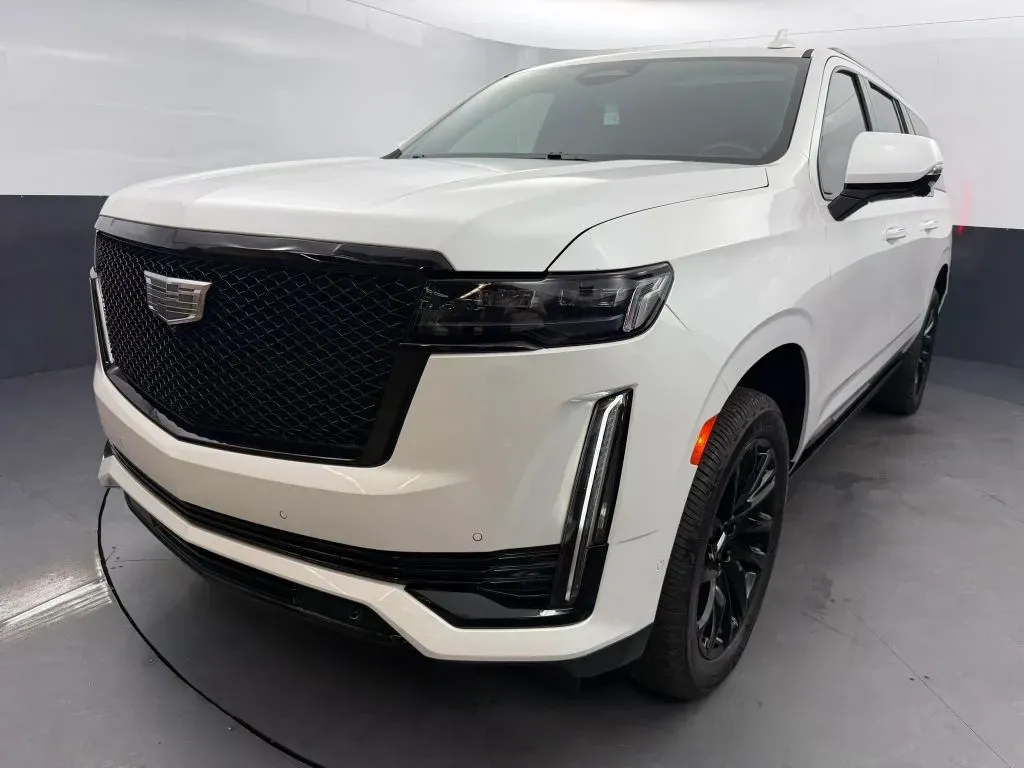 Cadillac Escalade ESV photo 9