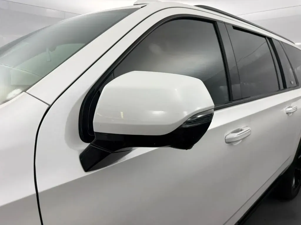 Cadillac Escalade ESV photo 12