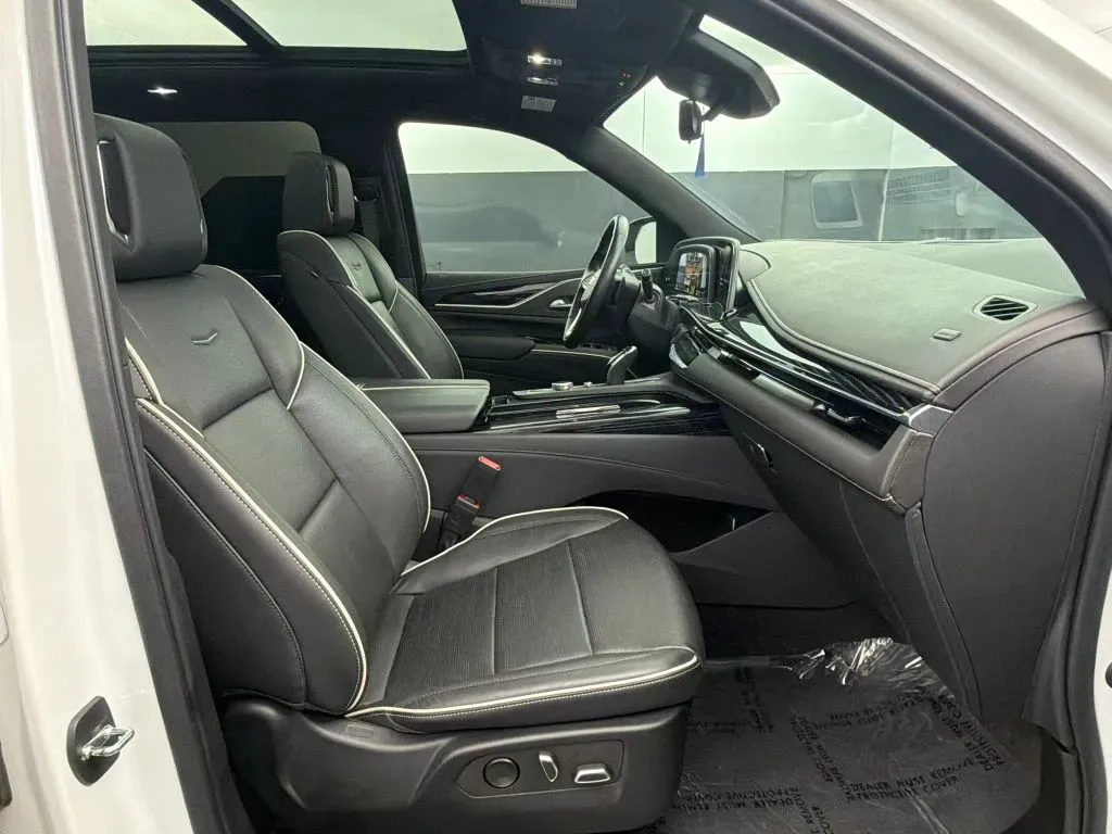 Cadillac Escalade ESV photo 40