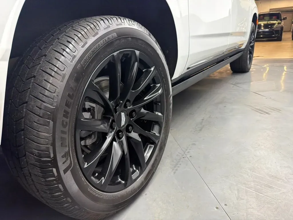 Cadillac Escalade ESV photo 43