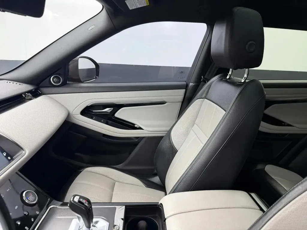 Land Rover Range Rover Evoque photo 24