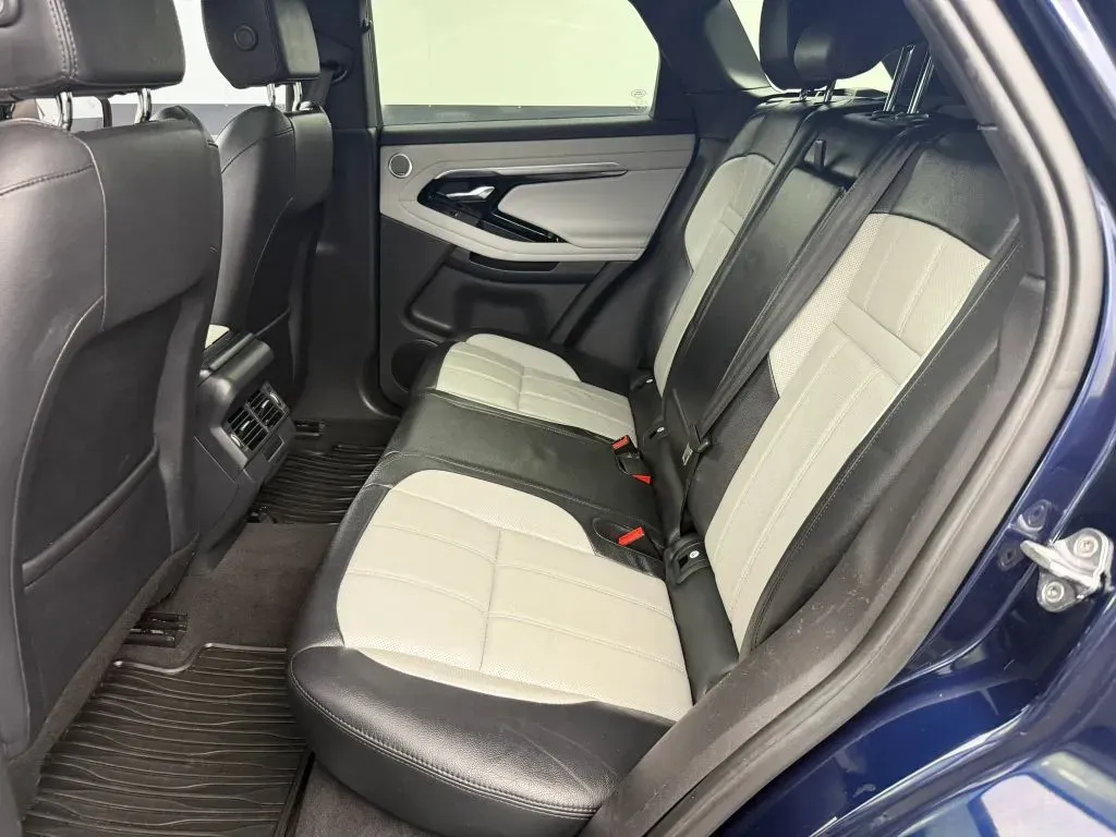 Land Rover Range Rover Evoque photo 26