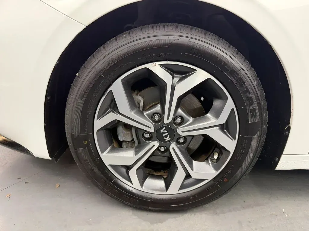 Kia Forte photo 9