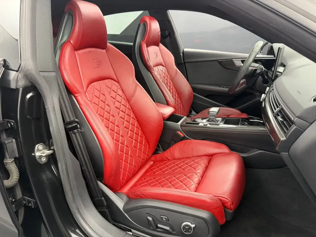 Audi S5 photo 36