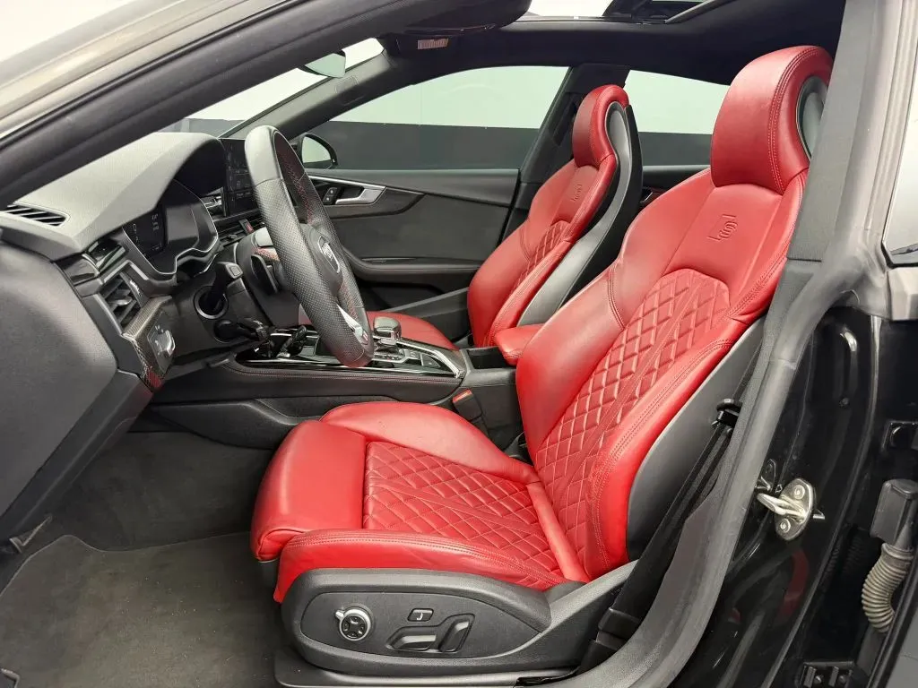 Audi S5 photo 18