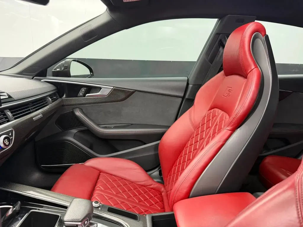 Audi S5 photo 24