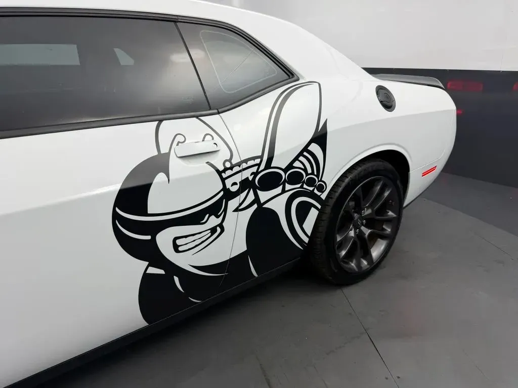 Dodge Challenger photo 13