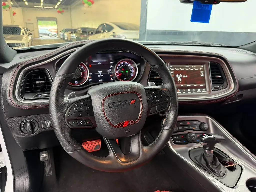 Dodge Challenger photo 41