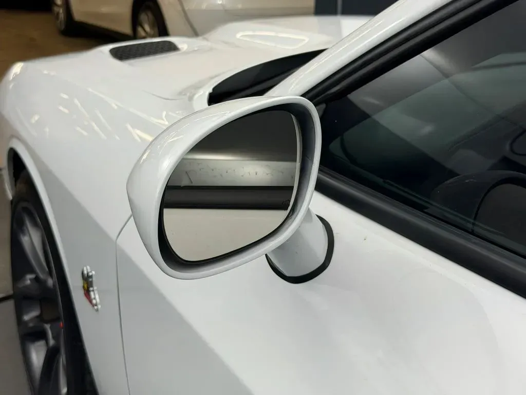 Dodge Challenger photo 16