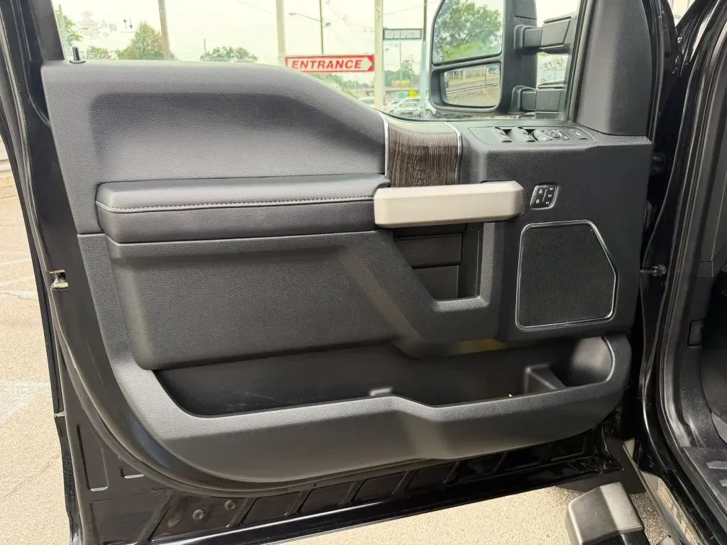 Ford F-350 photo 25