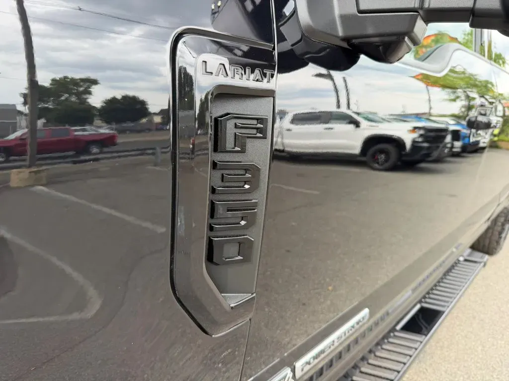 Ford F-350 photo 11
