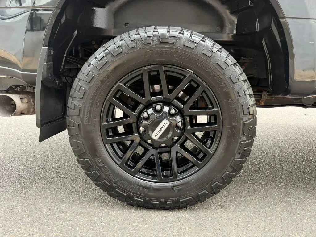 Ford F-350 photo 19