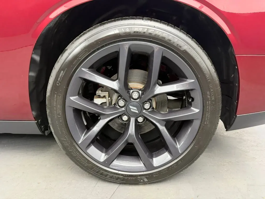 Dodge Challenger photo 17