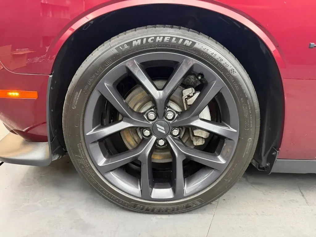 Dodge Challenger photo 14