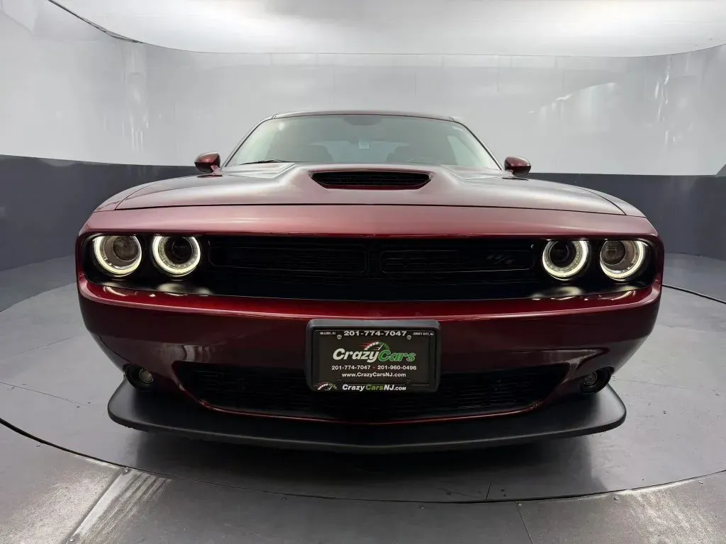 Dodge Challenger photo 9