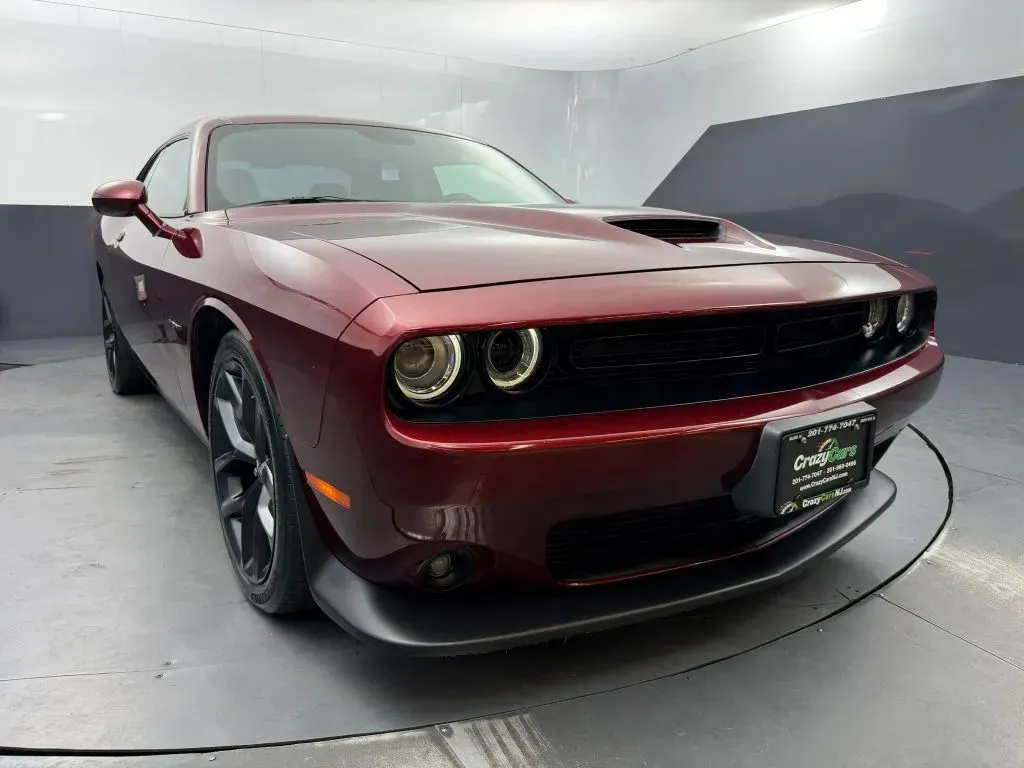 Dodge Challenger photo 11