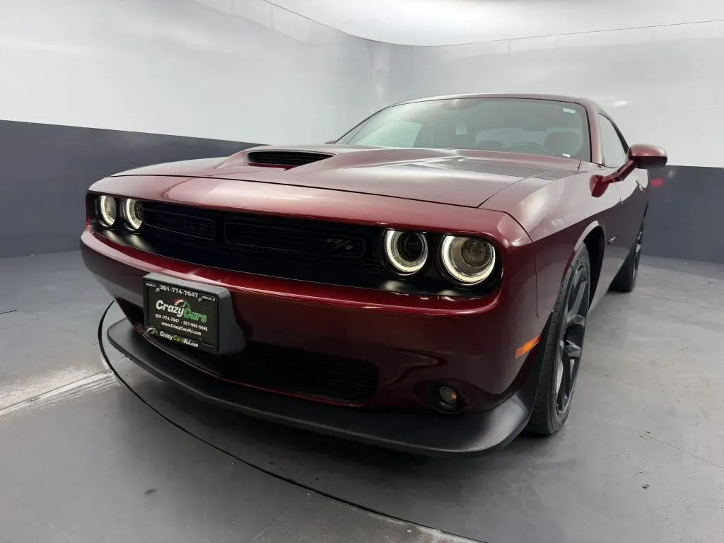 Dodge Challenger photo 10