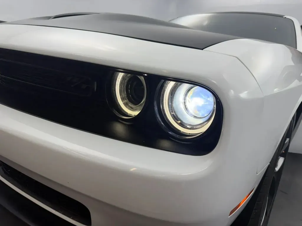 Dodge Challenger photo 14