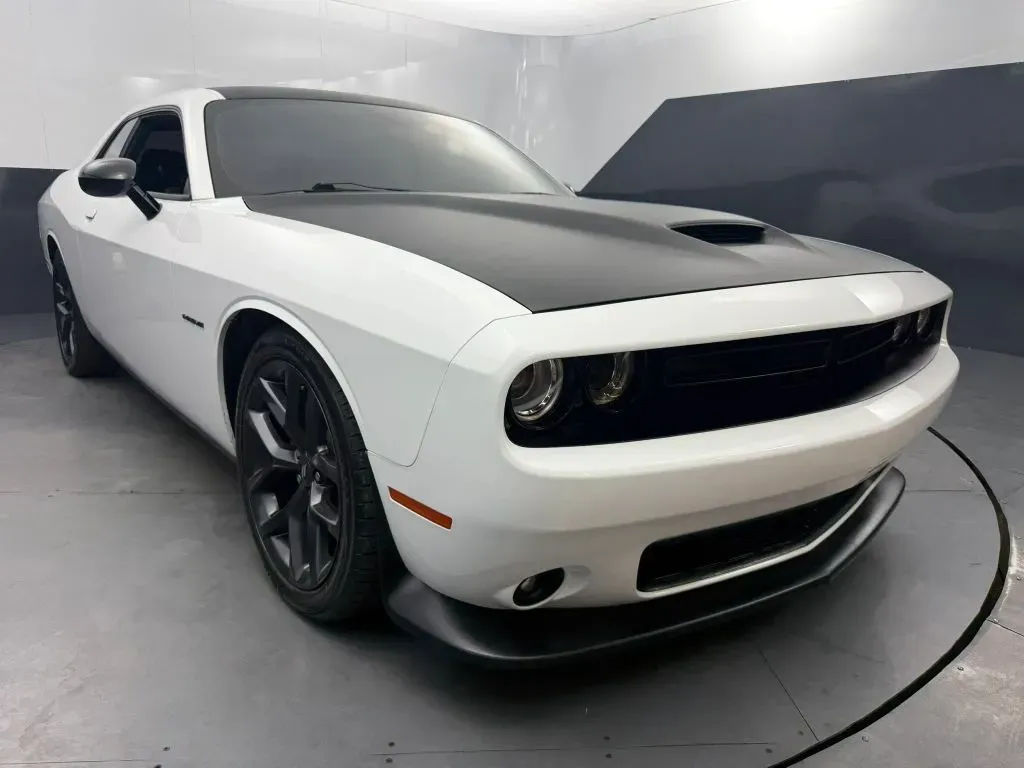 Dodge Challenger photo 34