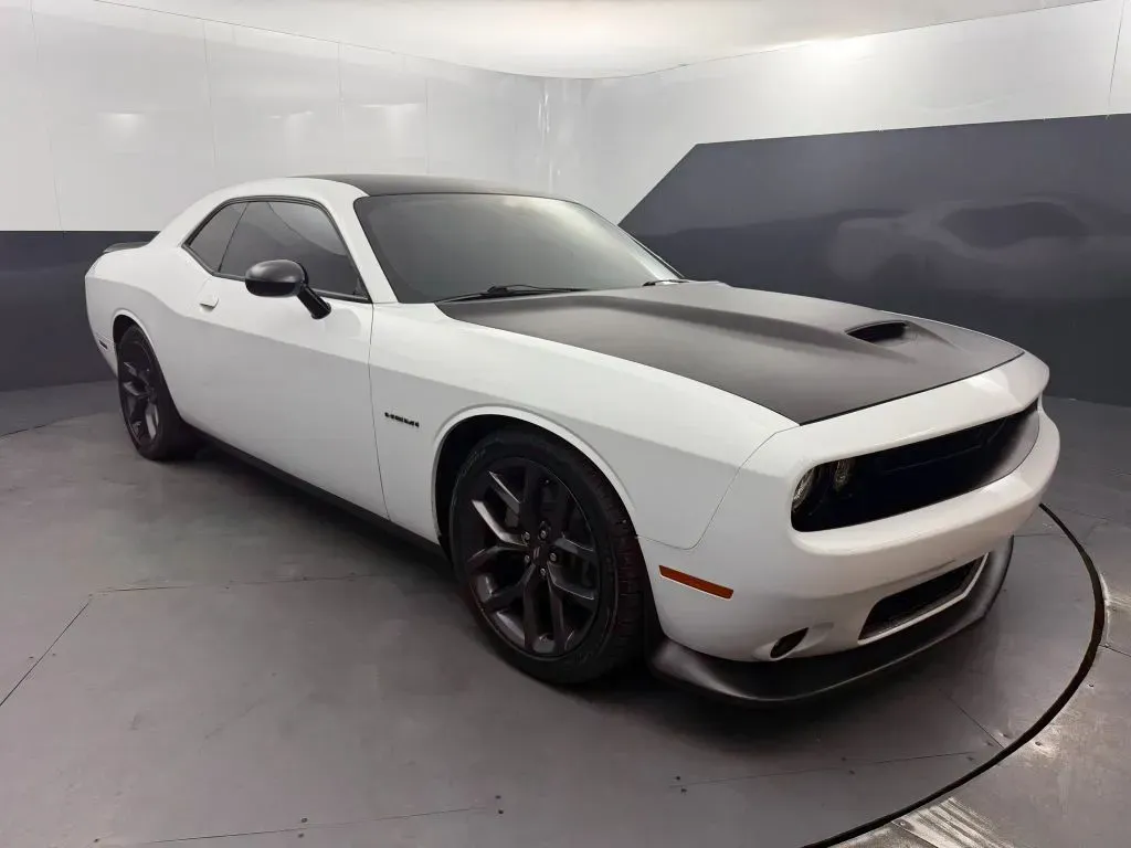 Dodge Challenger photo 6