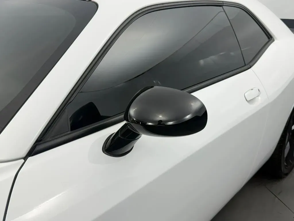 Dodge Challenger photo 16