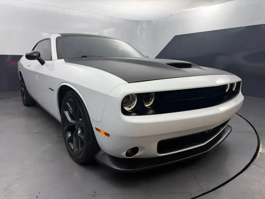 Dodge Challenger photo 12