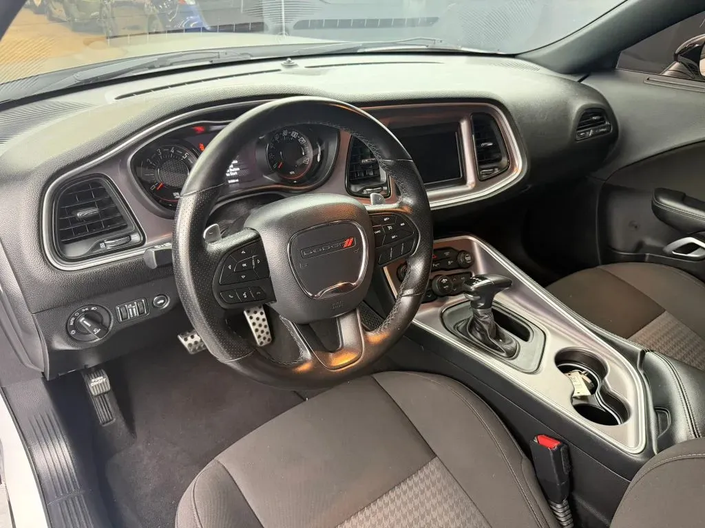 Dodge Challenger photo 21