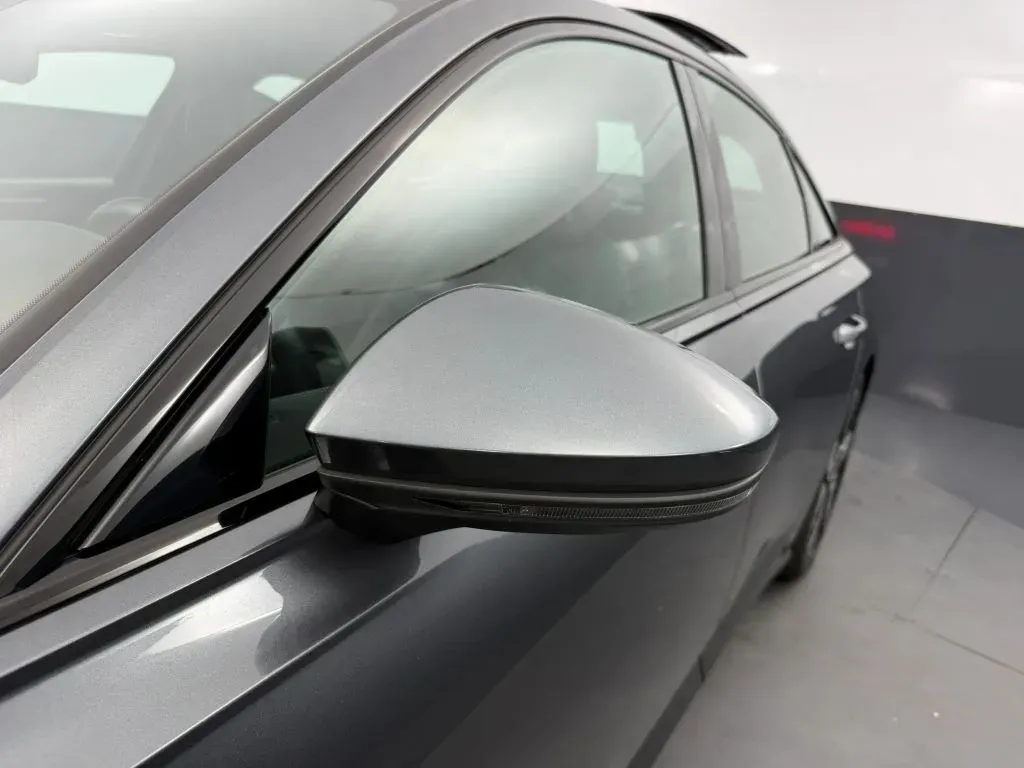 Audi A6 photo 14