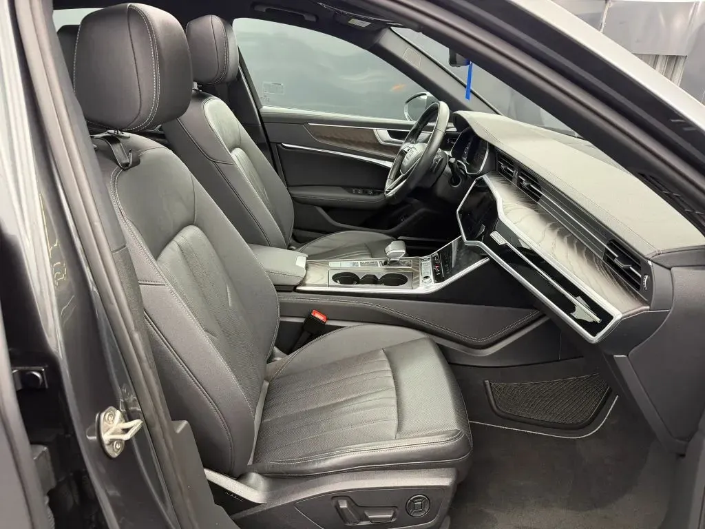 Audi A6 photo 36
