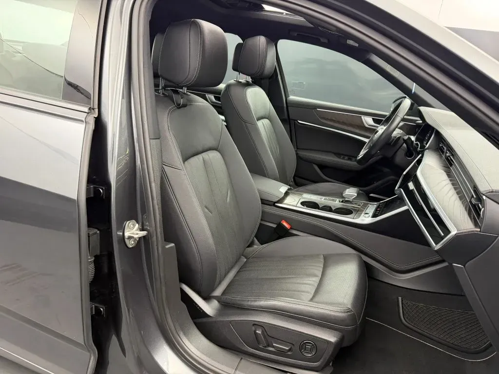 Audi A6 photo 38