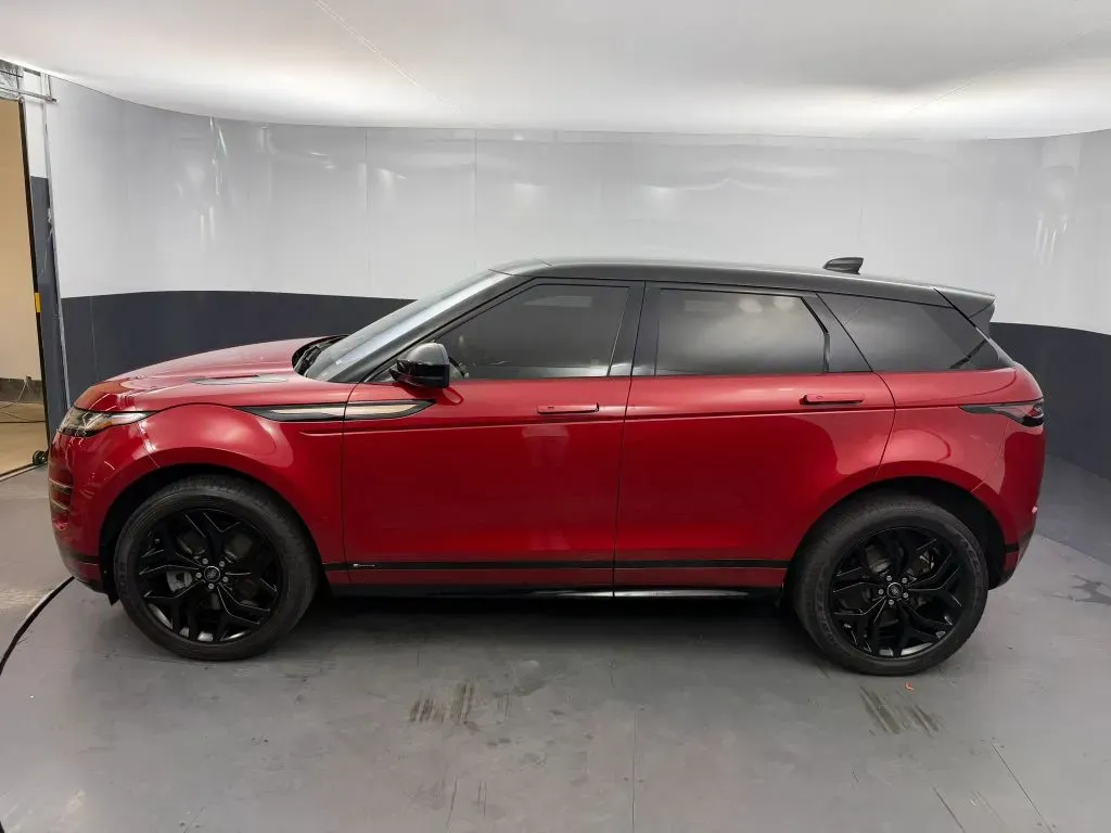 Land Rover Range Rover Evoque photo 2