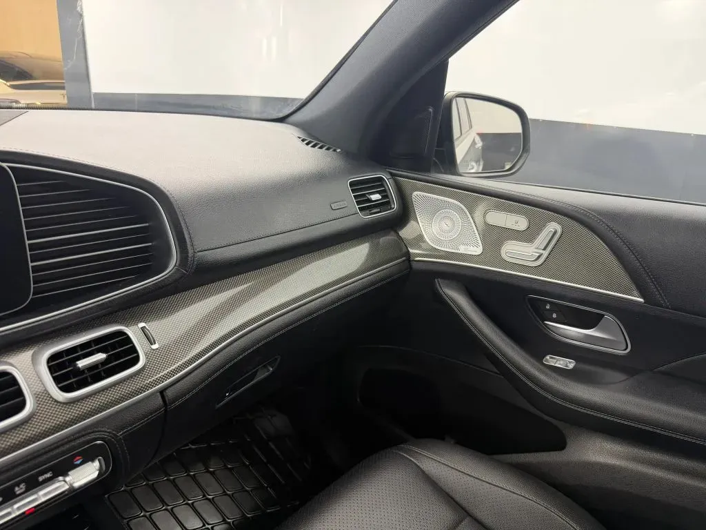 Mercedes-Benz GLE photo 24