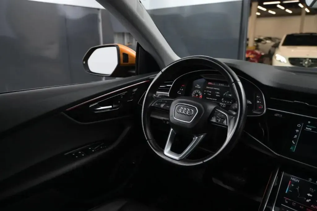 Audi Q8 photo 26