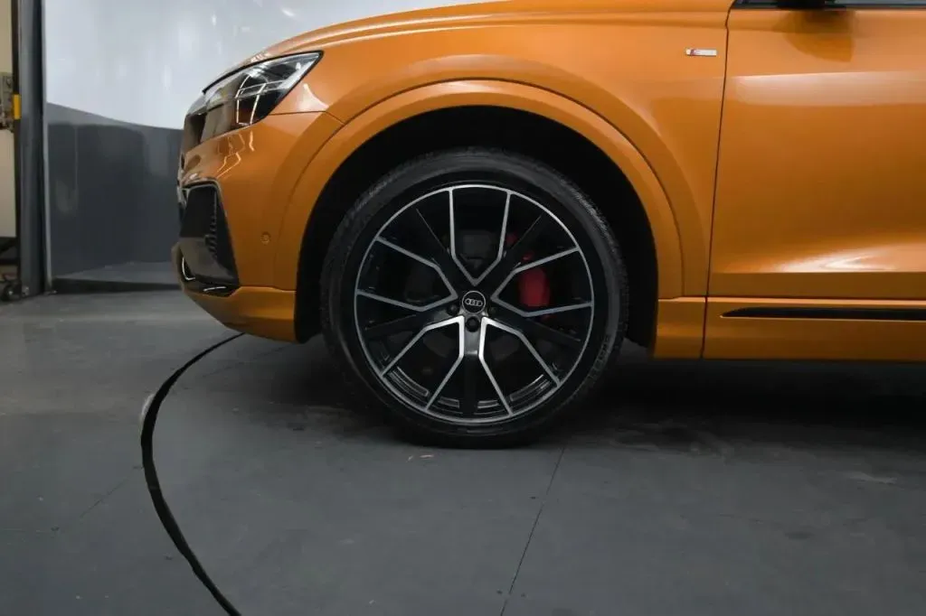 Audi Q8 photo 11