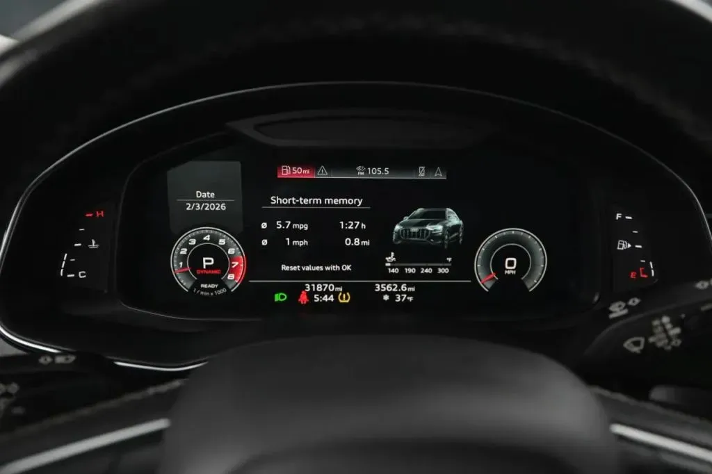 Audi Q8 photo 32