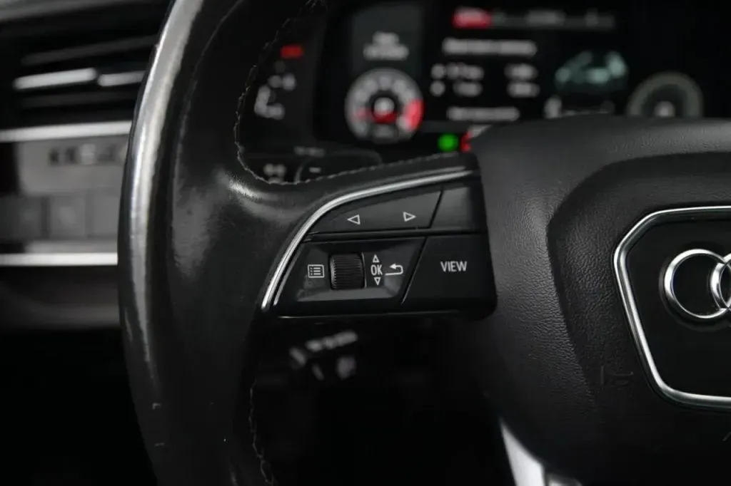 Audi Q8 photo 38