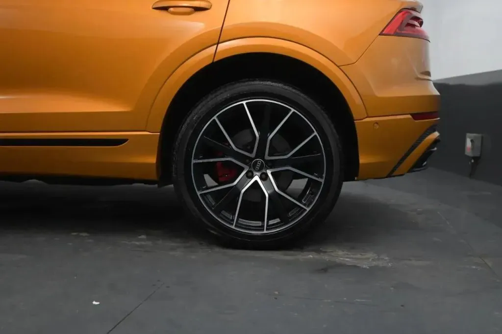 Audi Q8 photo 16
