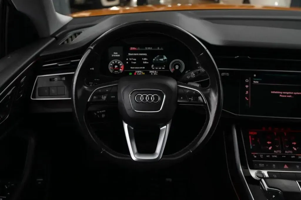 Audi Q8 photo 28
