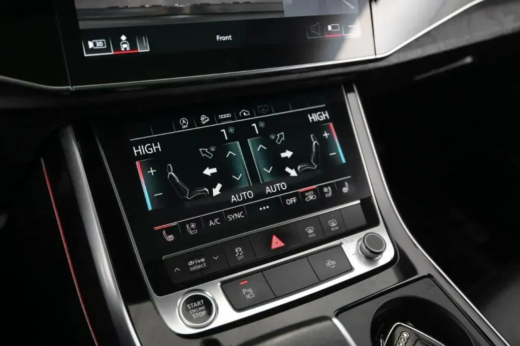 Audi Q8 photo 35