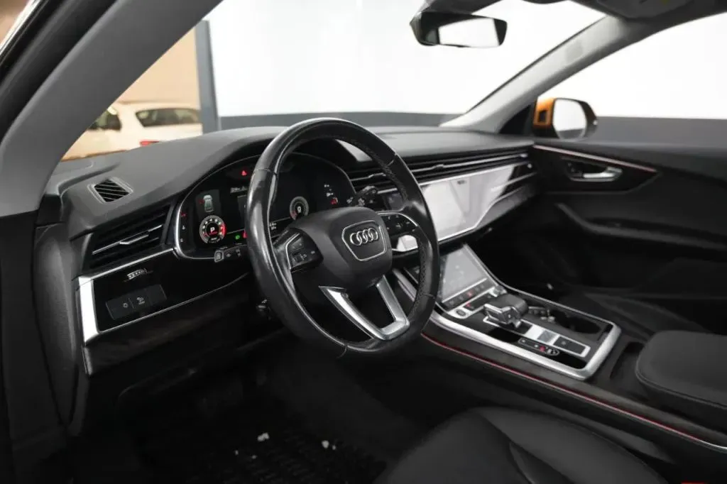 Audi Q8 photo 40