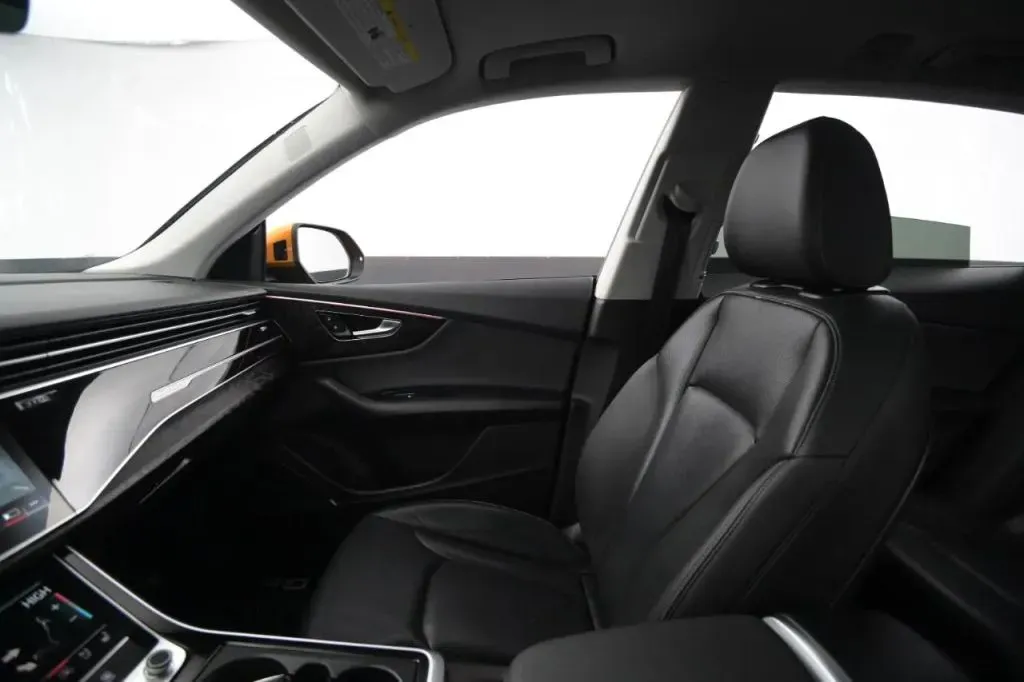 Audi Q8 photo 36