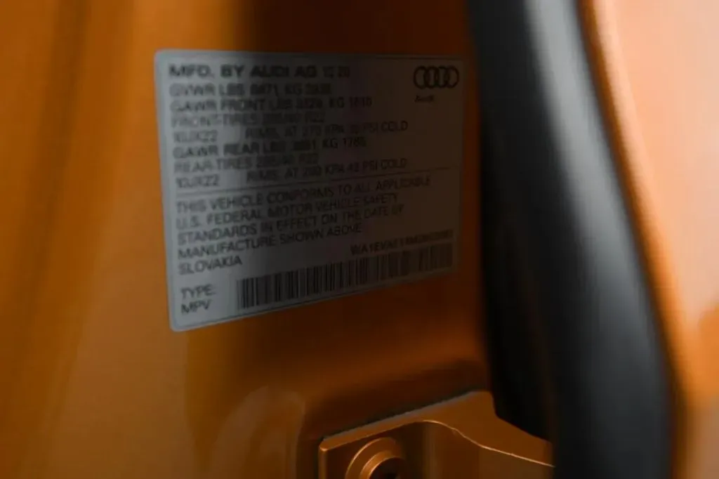 Audi Q8 photo 30