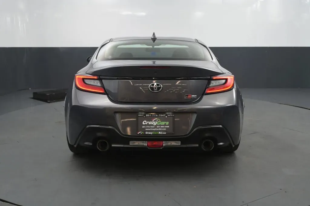 Toyota GR86 photo 4