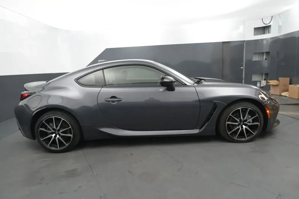 Toyota GR86 photo 6