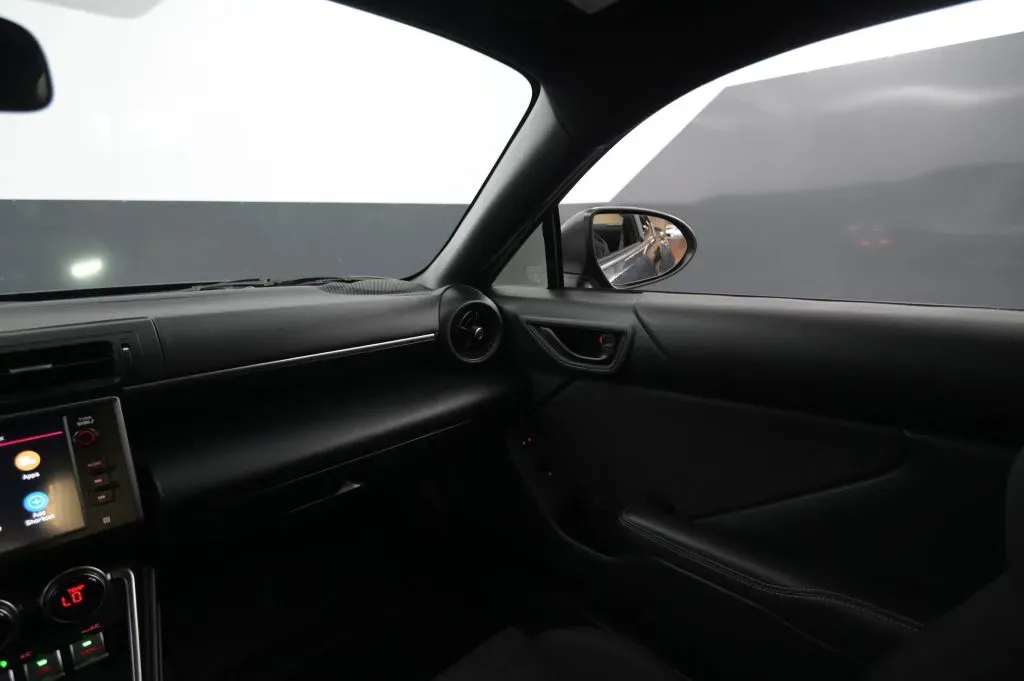 Toyota GR86 photo 28