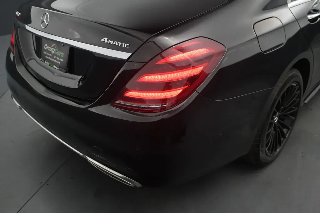 Mercedes-Benz S-Class photo 16