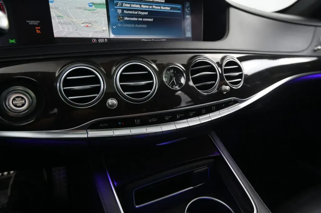 Mercedes-Benz S-Class photo 25